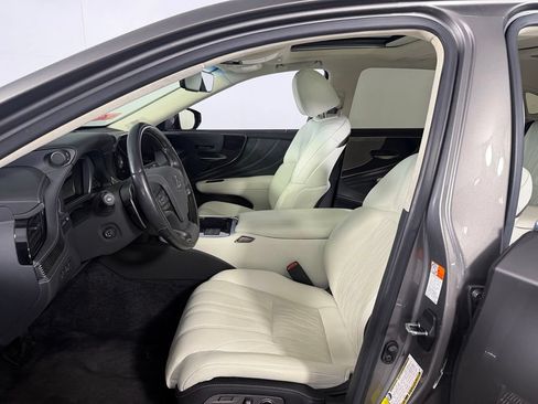 Used 2023 Lexus LS 500 w/ Interior Upgrade Package RWD image 21