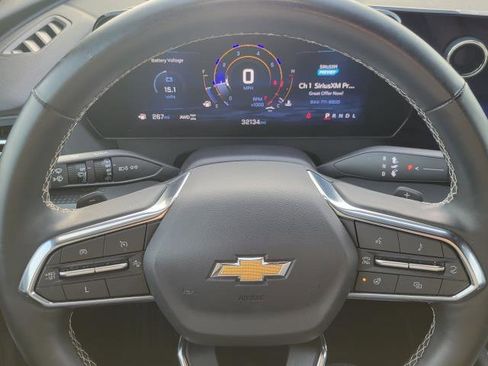 Used 2025 Chevrolet Traverse LT image 10