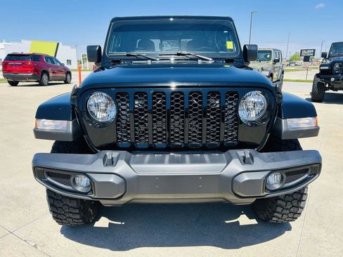 Used 2023 Jeep Gladiator Sport AWD/4WD image 29