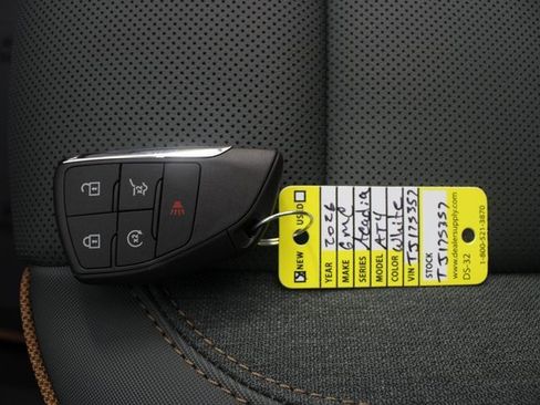 New 2026 GMC Acadia AT4 w/ Luxury Package image 9