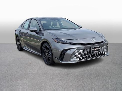 Used 2026 Toyota Camry XSE w/ Premium Plus Package FWD image 2