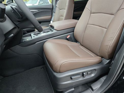 Used 2025 Honda Passport EX-L image 12