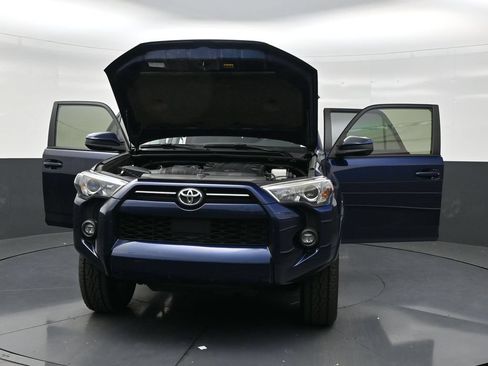 Used 2024 Toyota 4Runner SR5 AWD/4WD image 26