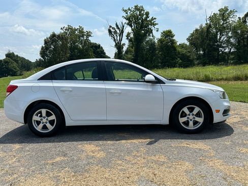 Used 2015 Chevrolet Cruze LT FWD image 9