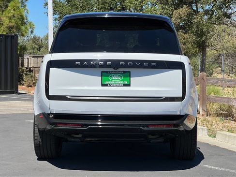 Used 2024 Land Rover Range Rover SE AWD/4WD image 5