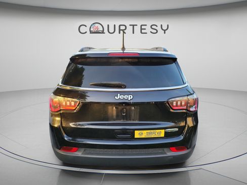 Used 2021 Jeep Compass Latitude FWD image 11