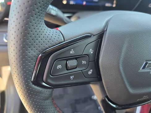 Used 2025 Chevrolet Trax RS w/ Driver Confidence Package FWD image 26
