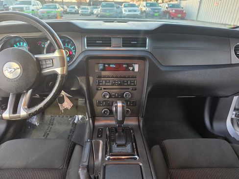 Used 2013 Ford Mustang Coupe image 26