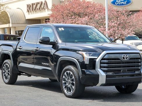 Used 2025 Toyota Tundra Limited image 24