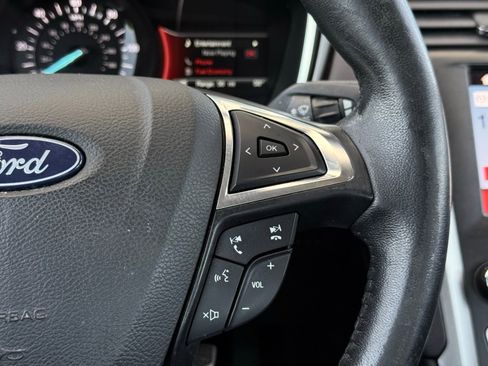 Used 2018 Ford Fusion SE w/ Equipment Group 602A FWD image 27