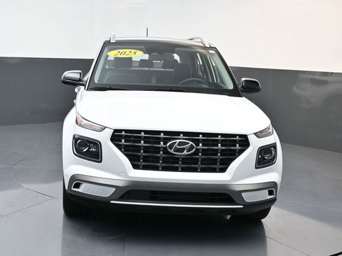 Certified 2025 Hyundai Venue Limited image 9