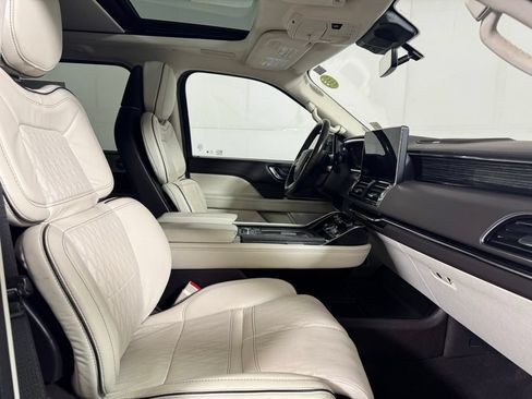 Certified 2023 Lincoln Navigator Black Label AWD/4WD image 16