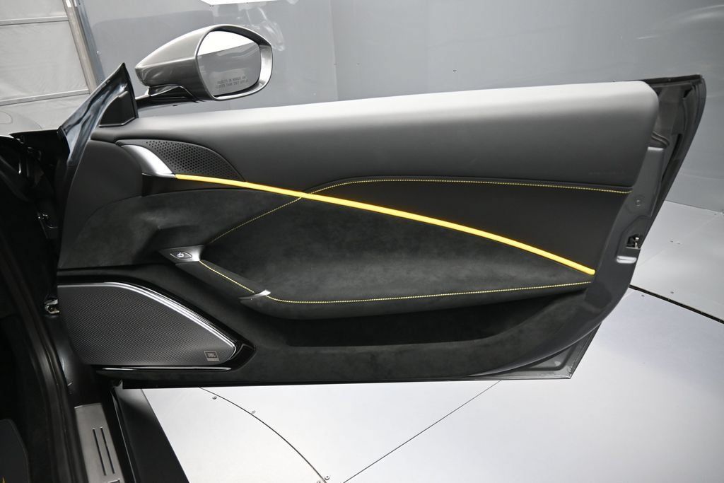 Used 2022 Ferrari Roma RWD image 25