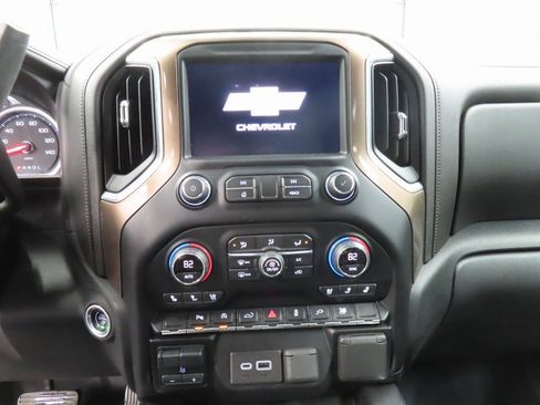 Used 2020 Chevrolet Silverado 1500 High Country image 13
