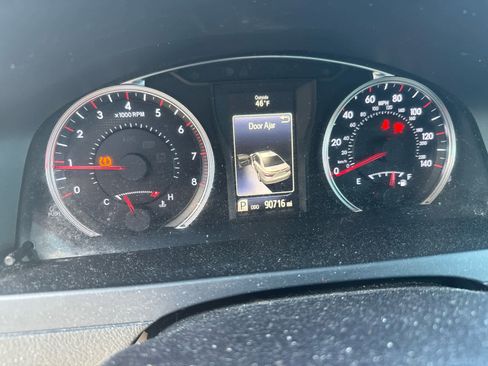 Used 2015 Toyota Camry XSE image 6