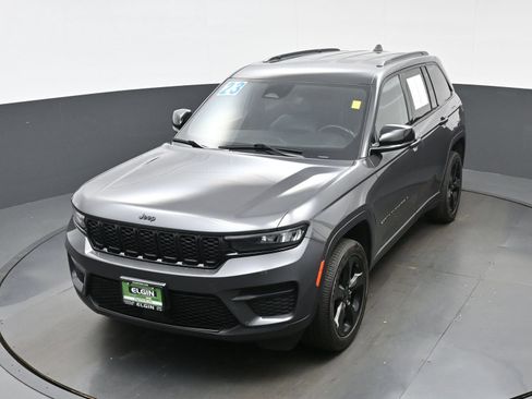 Used 2023 Jeep Grand Cherokee Altitude AWD/4WD image 35