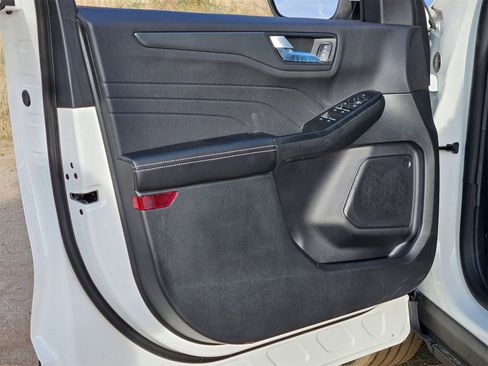 New 2026 Ford Escape SE image 12