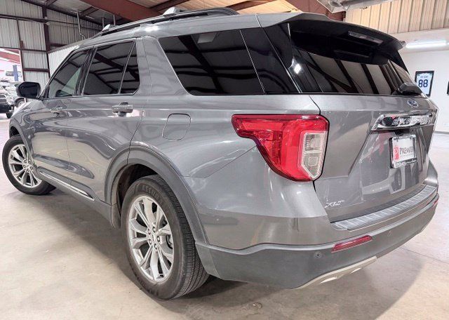 Used 2021 Ford Explorer XLT w/ Equipment Group 202A RWD image 6