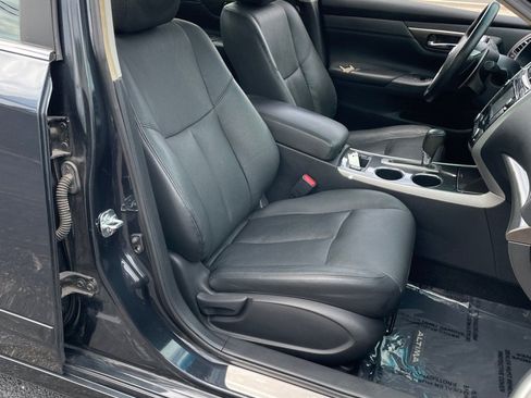 Used 2013 Nissan Altima 3.5 SL w/ Technology Pkg FWD image 26