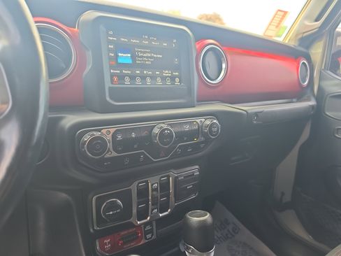 Used 2020 Jeep Gladiator Rubicon w/ LED Lighting Group AWD/4WD image 24