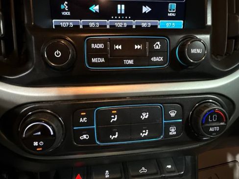 Used 2015 Chevrolet Colorado LT w/ Luxury Package AWD/4WD image 16
