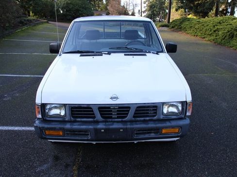 Used 1996 Nissan Pickup XE image 8