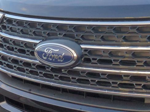 Used 2023 Ford Explorer XLT image 12