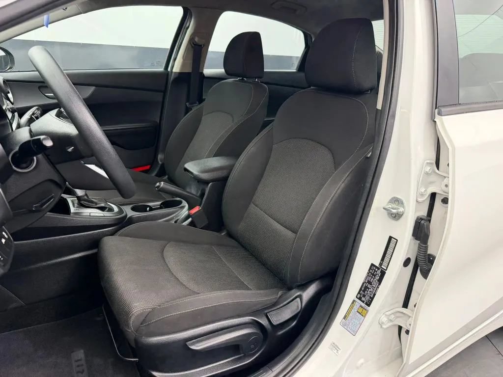 Used 2019 Kia Forte LXS FWD image 13