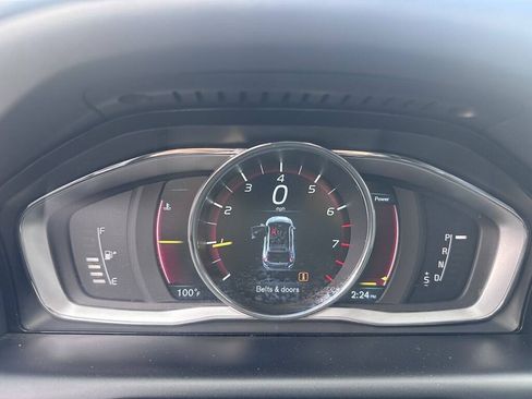 Used 2015 Volvo XC60 T5 Premier w/ Proximity Package FWD image 13