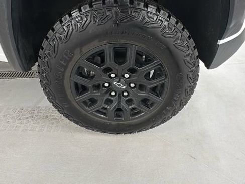 Used 2024 Chevrolet Colorado Trail Boss w/ Advanced Trailering Package image 9