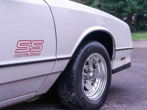 Used 1988 Chevrolet Monte Carlo SS image 46
