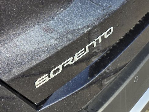 New 2026 Kia Sorento S image 7