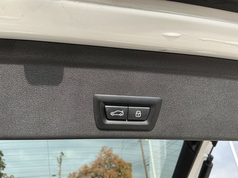 Used 2025 BMW X6 xDrive40i w/ Climate Comfort Package image 32