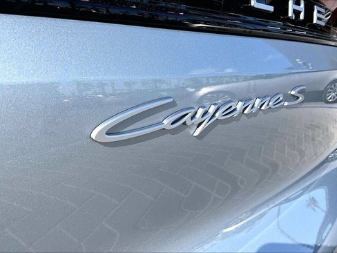 Used 2024 Porsche Cayenne S AWD/4WD image 8