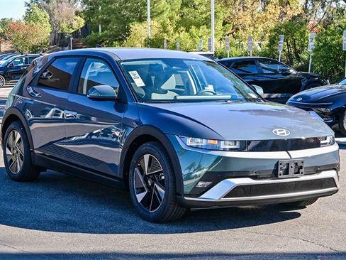 New 2026 Hyundai Ioniq 5 SE image 3