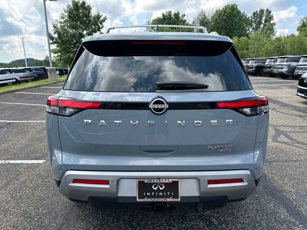 Used 2023 Nissan Pathfinder Platinum AWD/4WD image 13