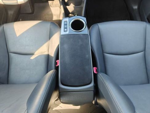 Used 2013 Toyota Prius V Five image 14