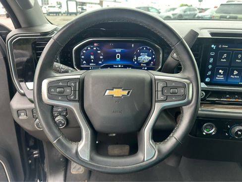 Used 2024 Chevrolet Silverado 1500 LT AWD/4WD image 11