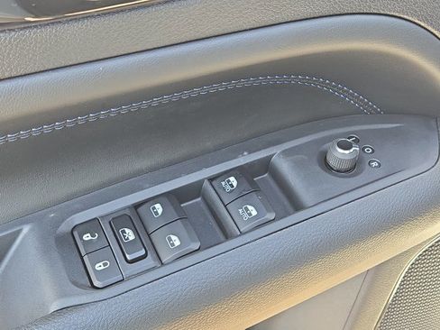 New 2026 Jeep Compass Latitude image 13