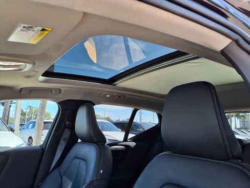 Certified 2024 Volvo XC40 B5 Plus image 24