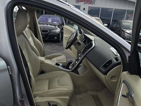 Used 2016 Volvo XC60 T5 Premier image 38