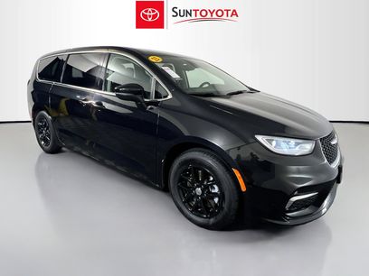 Used 2023 Chrysler Pacifica Touring-L