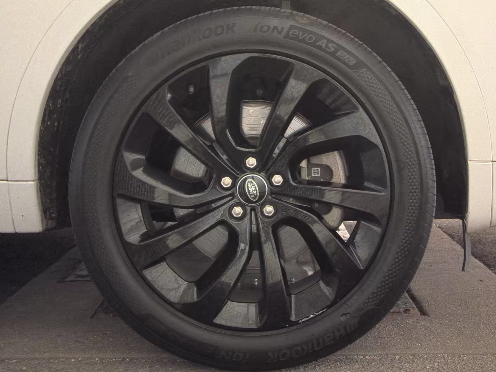 Used 2023 Land Rover Discovery Sport S R-Dynamic AWD/4WD image 9