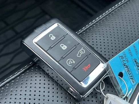 Used 2024 Jeep Grand Cherokee Overland w/ Trailer Tow Package image 27