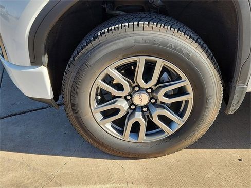 Used 2020 GMC Sierra 1500 AT4 w/ AT4 Premium Package image 7