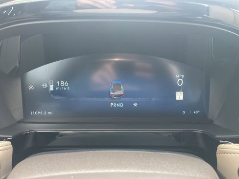 Used 2023 Lincoln Corsair Reserve w/ Rear Removable Package Tray image 27