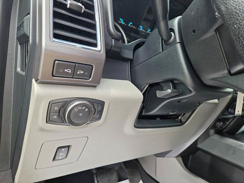 Used 2016 Ford F150 XLT w/ Equipment Group 302A Luxury AWD/4WD image 29