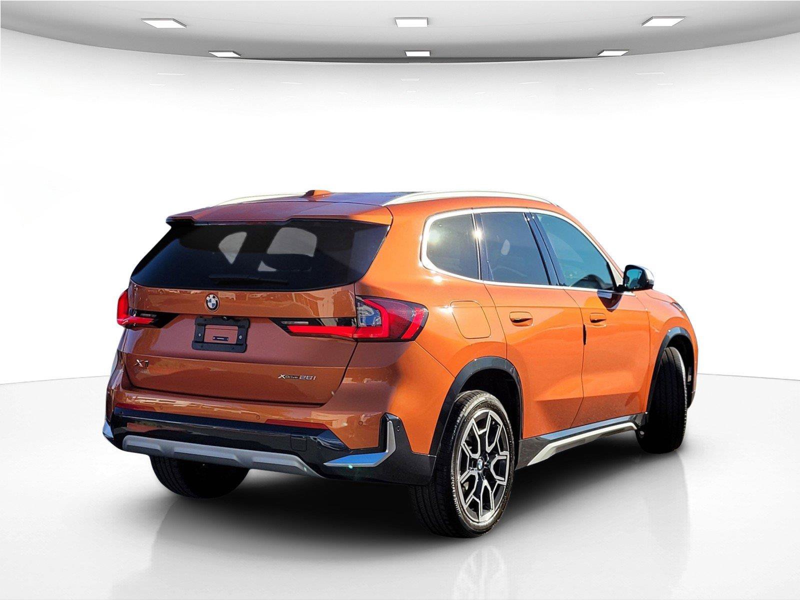 Used 2023 BMW X1 xDrive28i w/ Premium Package AWD/4WD image 6