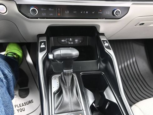 Certified 2025 Kia Sorento S AWD/4WD image 23