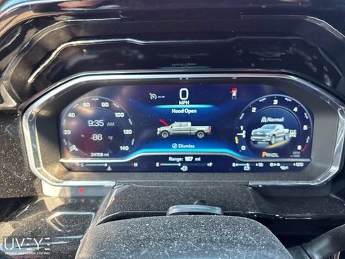Used 2023 Chevrolet Silverado 1500 LT AWD/4WD image 8